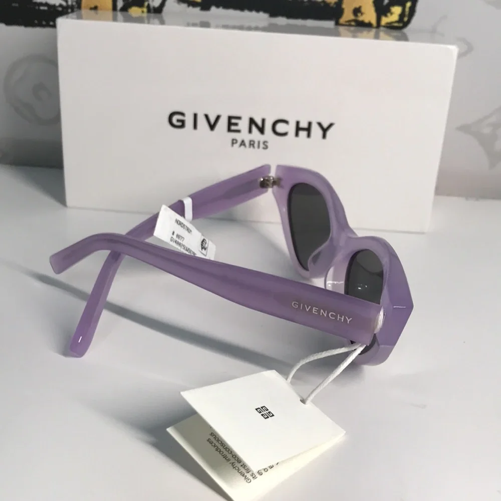 New Authentic Givenchy GV40025U Sunglasses – Purple Frame / Silver Mirror - Picture 10 of 15